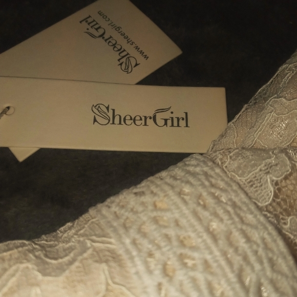 Wedding dress, Sheergirl size 12 to 14, cream - Picture 1 of 4